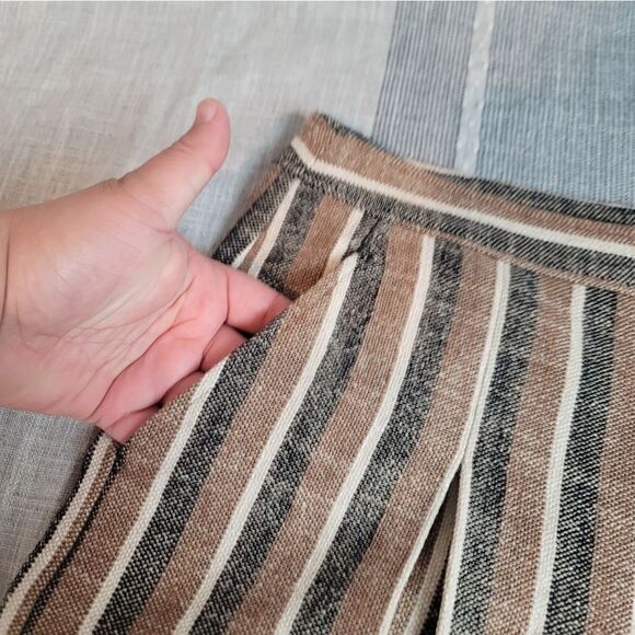 THEORY Striped Shorts  - Picture 3 of 8